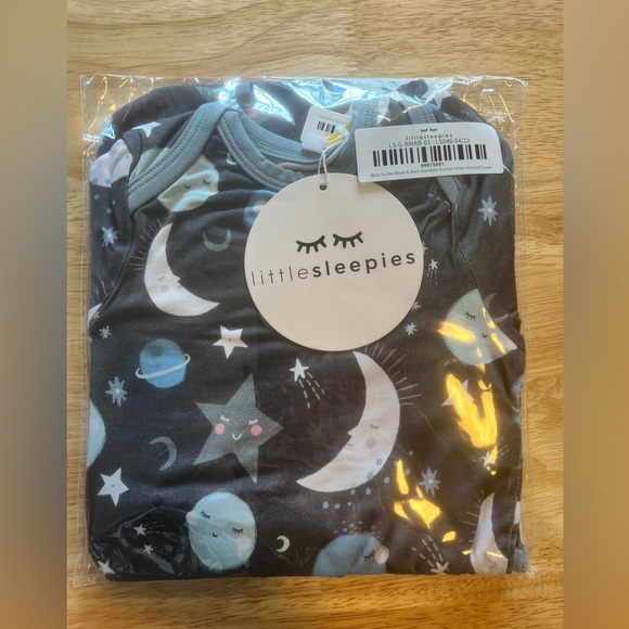 Little Sleepies Bamboo Blue to the Moon and Back Knotted infant gown - Picture 3 of 3